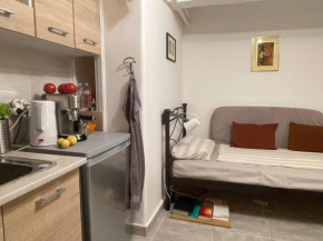 mini Studio next to Platia Exarchia, Athen